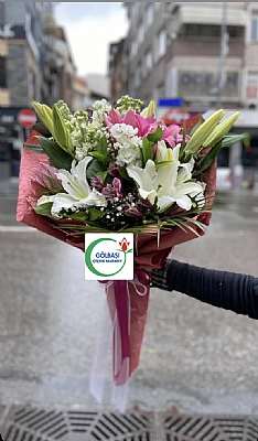 Mevsim buketi lilyumlu